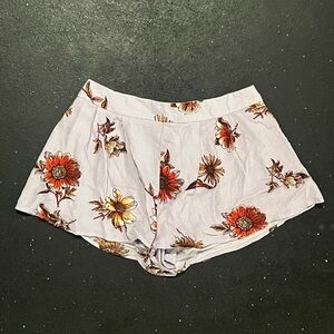 Charlotte Russe Women’s Purple Floral Print Shorts- Small